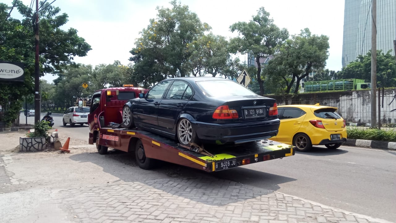 Jasa towing mobil di BANTAR GERBANG