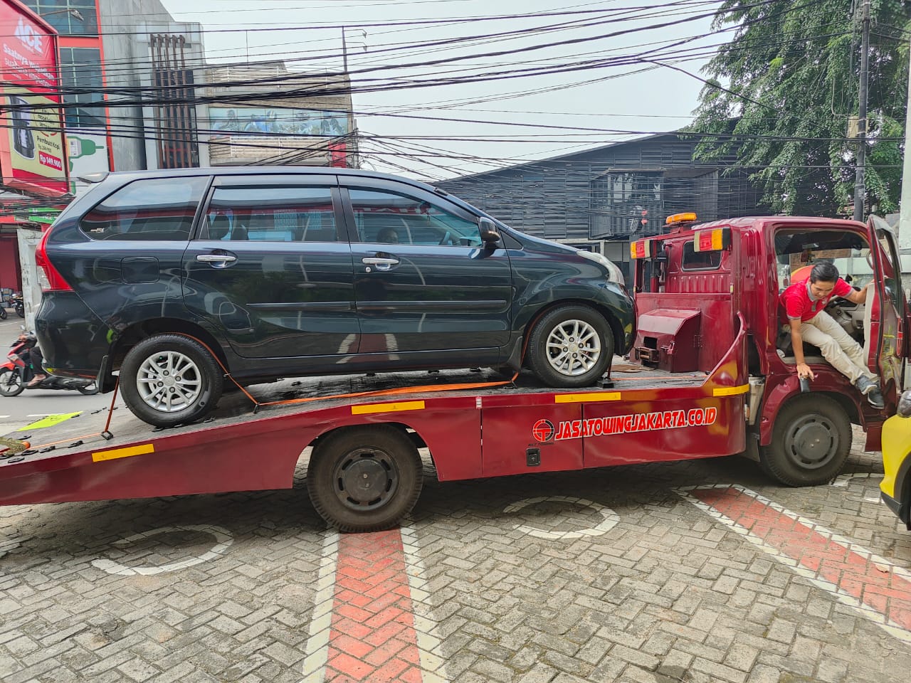 Jasa towing mobil di CILEDUK